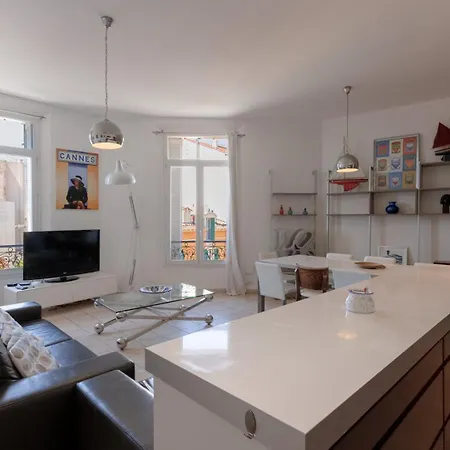 Apartamento Centre • 3 Ch • 2 Sdb • Gare A Pied *