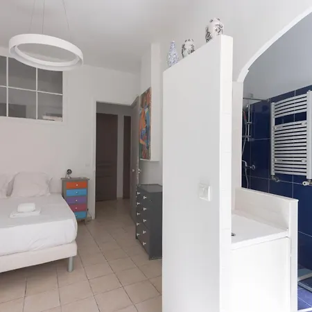 Cannes Centre • 3 Ch • 2 Sdb • Gare A Pied * Cannes